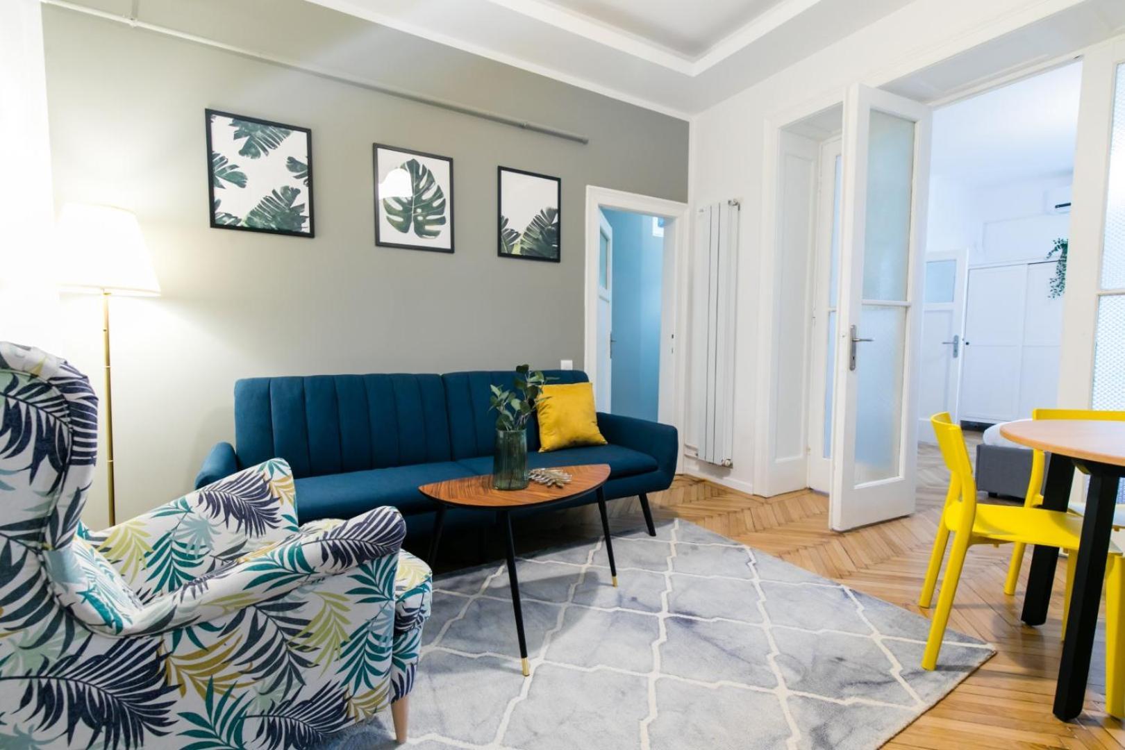 Heart Of The City - Cozy Apartments In Prime Location Bucharest Room photo